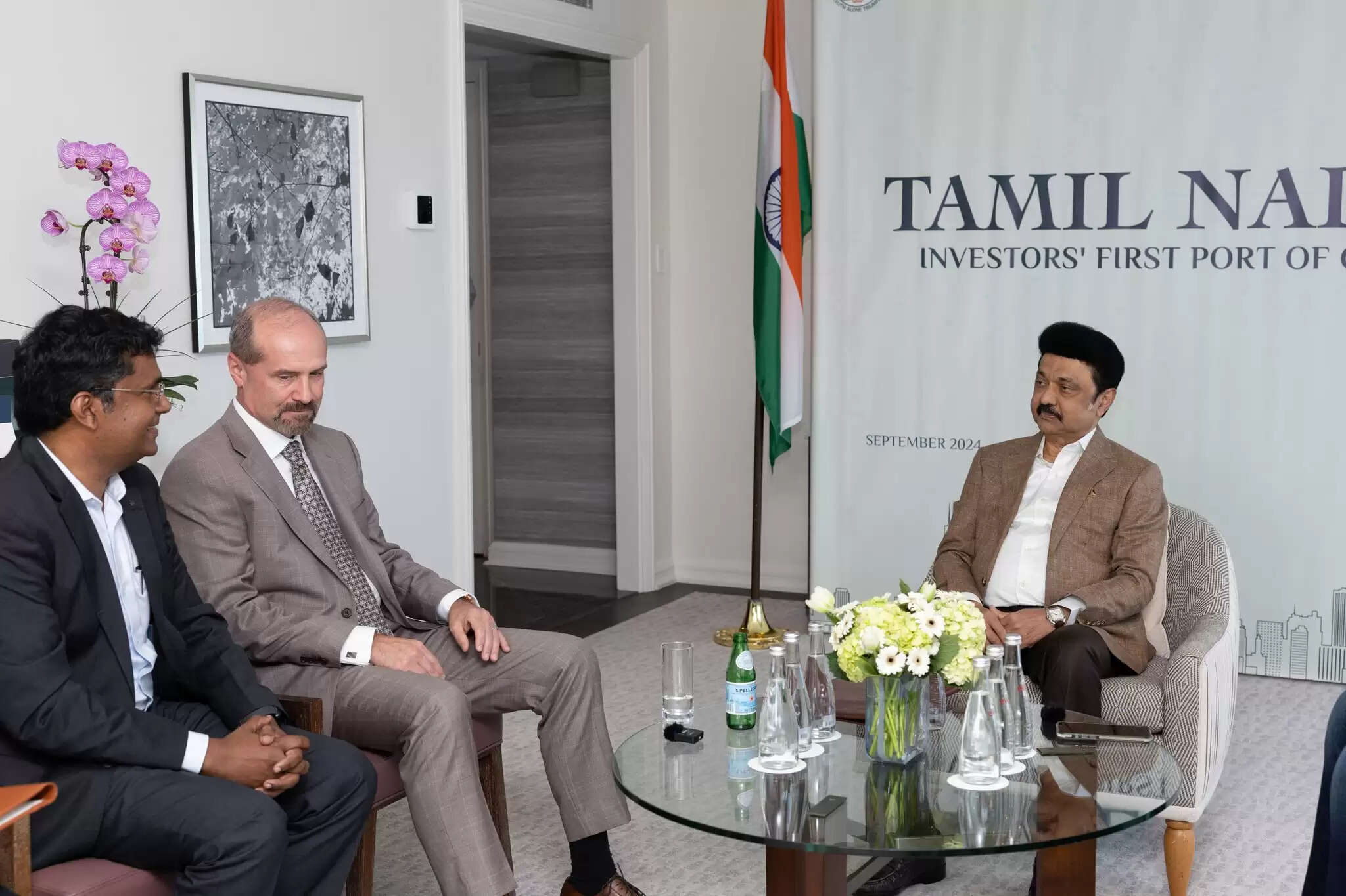 தமிழகத்தில் ரூ.500 கோடி முதலீடு - கேட்டர்பில்லர் நிறுவனத்துடன் புரிந்துணர்வு ஒப்பந்தம்..