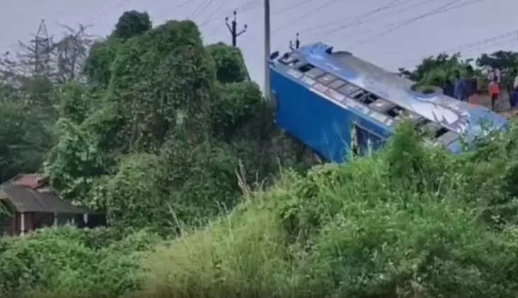 மேட்டூர் அணை அருகே காவிரி ஆற்றில் கவிழ்ந்த பேருந்து! ஐயப்ப பக்தர்களுக்கு நேர்ந்த சோகம்