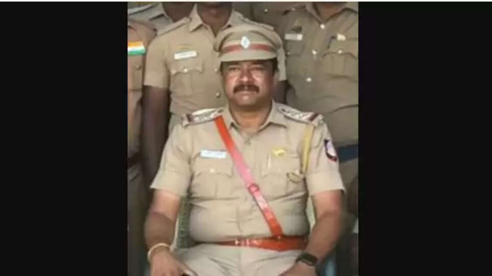 காவல் ஆய்வாளர் லெனின் அப்பாதுரை