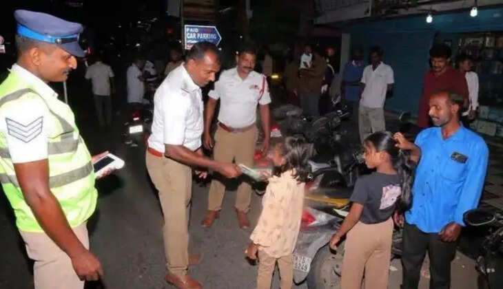 &ldquo;எங்க அப்பா இனி ஹெல்மெட் போடுவார்... பிளீஸ் ஒரு தடவை மட்டும் விட்டுங்க&rdquo;- போலீசிடம் கெஞ்சிய குழந்தை