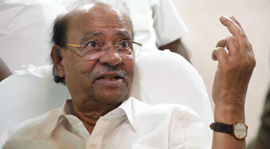 சமூக விரோதிகளிடமிருந்து பாதுகாக்க வேண்டிய காவலர்களே இப்படி அப்பாவி பெண்ணை மிரட்டி நடந்து கொள்ளலாமா ? ராமதாஸ் ஆவேசம்..!