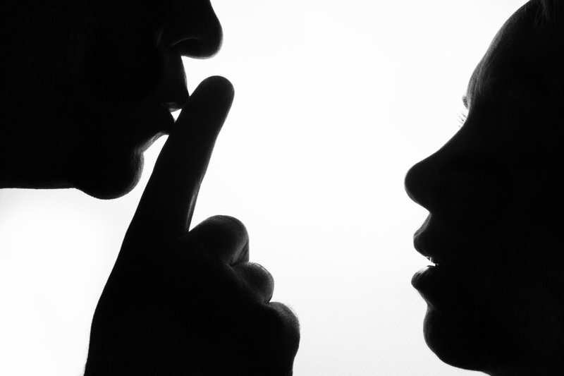 இளம்பெண்ணின் வாயை பொத்தி பாலியல் அத்துமீறல் - இளைஞர் கைது!