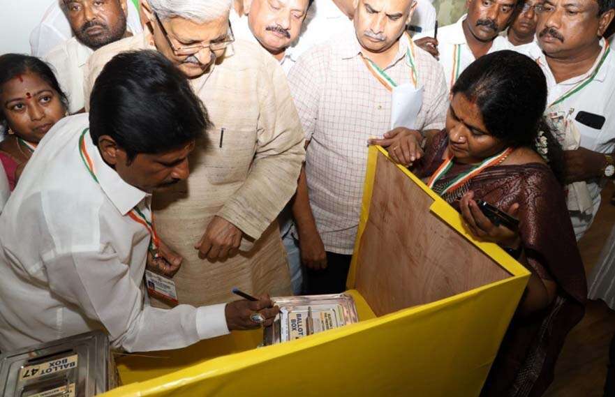 தமிழகத்தில் 662 வாக்குகள் பதிவு -49 பேர் ஆப்சென்ட் : காங்., தலைவர் தேர்தல்