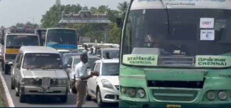 மேல்மருவத்தூரில் போக்குவரத்து நெரிசல்!!