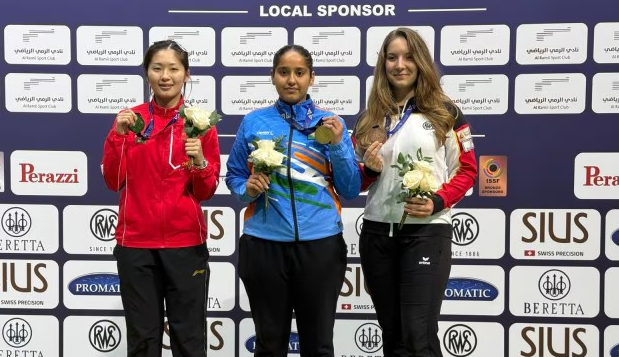 இந்திய வீரர்கள் அசத்தல்: சிம்ரன்பிரீத் கவுருக்கு தங்கம்; ஐஸ்வரி தோமருக்கு வெள்ளி..!