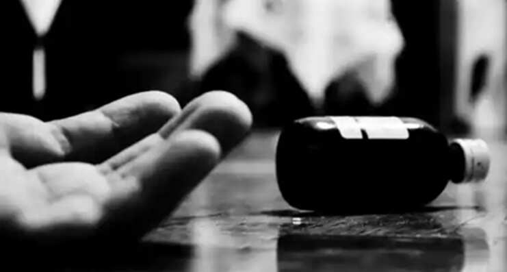 மாமியார் கண்டித்ததால் இளம்பெண் விஷம் குடித்து தற்கொலை... பொன்னமராவதி அருகே சோகம்!