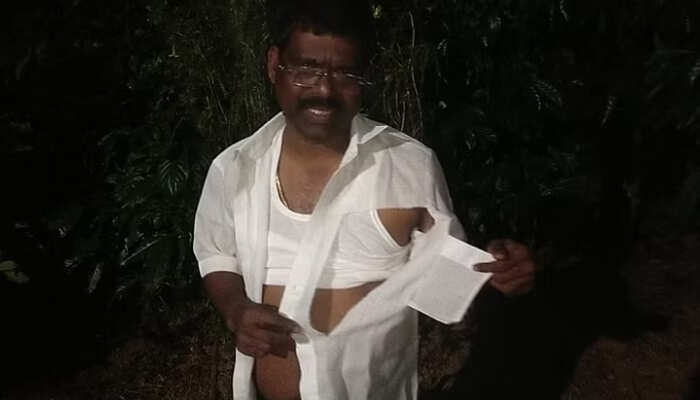 பாஜக எம்.எல்.ஏவை பிறாண்டி எடுத்த மக்கள் - சட்டை கிழிந்து காயம்