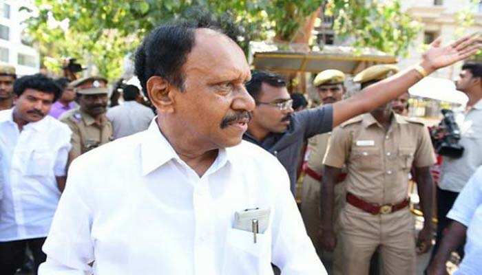 ஓபிஎஸ் மகனின் பதவியை பறிக்க டெல்லியில் போராடும் தம்பிதுரை