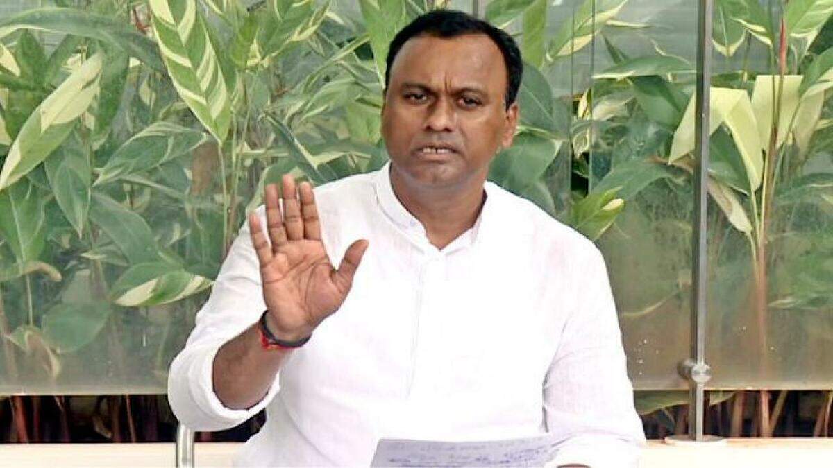 முனுகோடு இடைத்தேர்தல்.. நில மாபியா, மணல் மாபியா, கிரானைட் மாபியா இதுதான் தெலங்கானா மாடல்... பா.ஜ.க. வேட்பாளர் தாக்கு