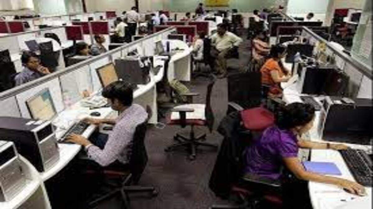 ஐடி ஊழியர்களுக்கு தினமும் 14 மணி நேரம் வேலை.. கர்நாடகாவில் பரபரப்பு..