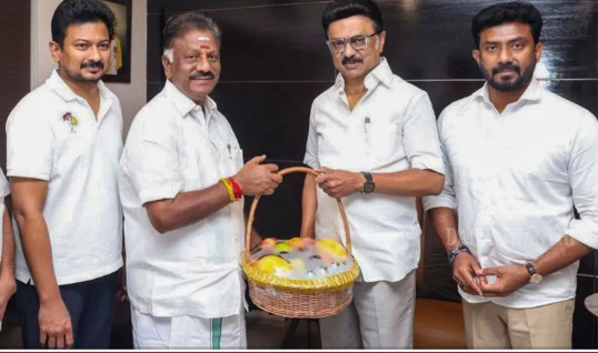 #BREAKING : ஓபிஎஸ் - தமிழக முதல்வர் மு.க.ஸ்டாலின் திடீர் சந்திப்பு..!