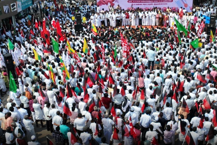 மெட்ரோ ரயில் திட்டங்களுக்கு அனுமதி மறுத்த ஒன்றிய அரசி கண்டித்து ஆர்ப்பாட்டம்