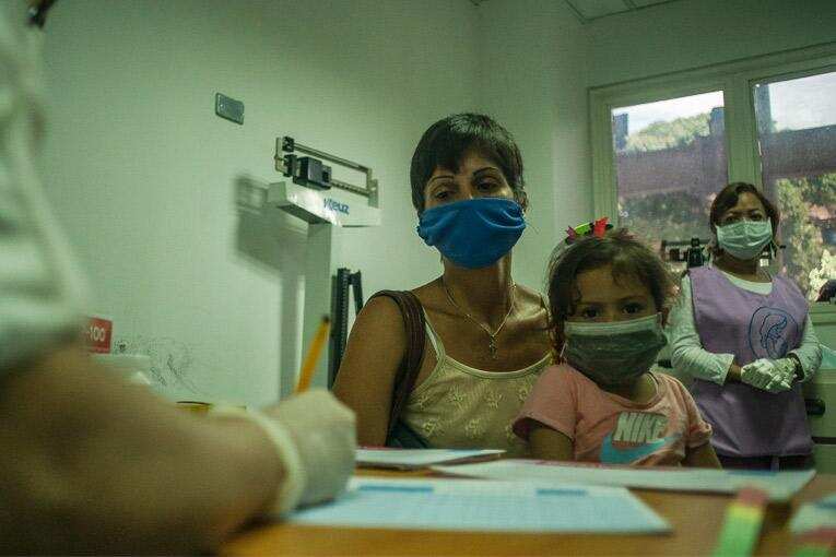 பெற்றோருக்கு ஷாக் நியூஸ்... குழந்தைகள் தான் ஒமைக்ரான் டார்கெட்? - எச்சரிக்கையா இருங்க!