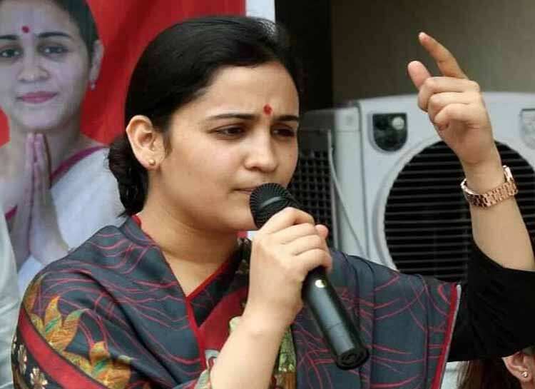 பாஜகவுக்கு தாவும் முலாயம்சிங் இளையமருமகள்