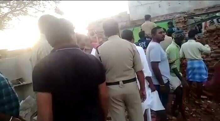 சமையல் எரிவாயு சிலிண்டர் வெடித்து விபத்து - வீட்டில் தூங்கிக்கொண்டிருந்த 4 பேர் பலி