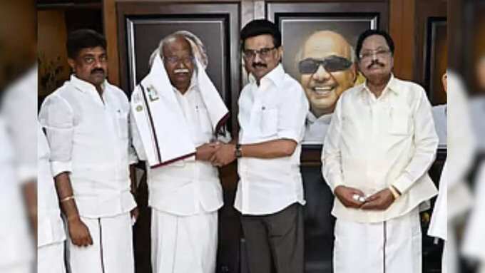 கட்சியில் சேர்ந்தவுடன் முக்கிய பொறுப்பு.. முதலமைச்சர் ஸ்டாலினிடம் வாழ்த்து பெற்றார் அன்வர் ராஜா..!!