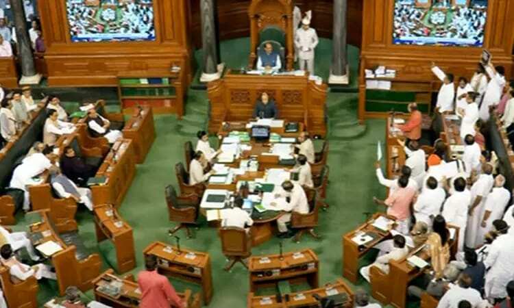 மணிப்பூர் விவகாரம் தொடர்பாக எதிர்க்கட்சிகள் அமளி - மக்களவை மதியம் 2 மணி வரை ஒத்திவைப்பு