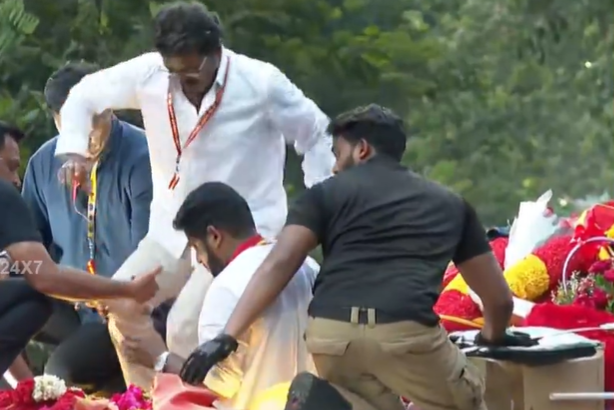 காலை முதல் தீவிர பிரச்சாரம்... பிரச்சாரத்தில் தடுமாறிய விஜய்- பதறிய பவுன்சர்