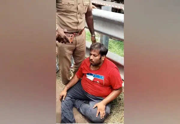 சென்னையில் நடைபெற்ற கோர சம்பவம்..! தாறுமாறாக காரை ஓட்டிய ஐ.டி., ஊழியரால் இருவர் உயிரிழப்பு..!