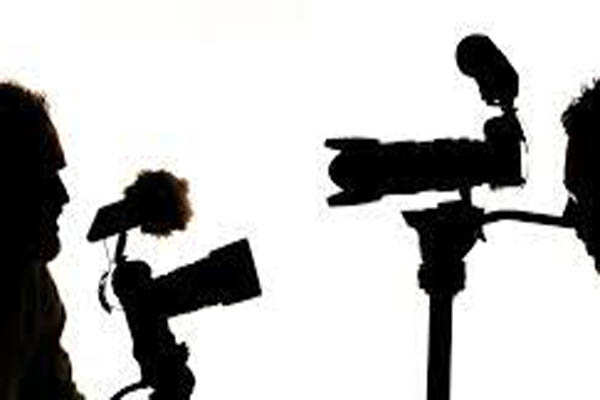 அந்த தொலைக்காட்சிக்கு அழுத்தம்! நிறுத்தியது யார்? இனி வெளிவருமா? அமுக்கி விடுவார்களா?