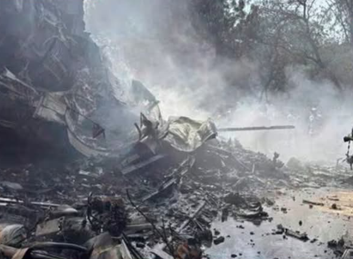 கட்டுப்பாட்டை இழந்த விமானம் - முன்கூட்டியே எச்சரித்த விமானி