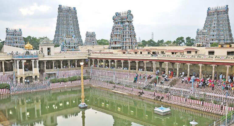 மீனாட்சி அம்மன் கோயிலில் தடை செய்யப்பட்ட பொருட்களா? ஏ.ஐ. படம் வெளியிட்ட நபரைத் தேடும் காவல்துறை!