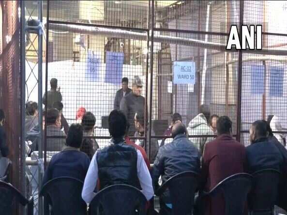 டெல்லி மாநகராட்சி தேர்தலில் ஆம் ஆத்மி 106 வார்டுகளில் வெற்றி - தொண்டர்கள் கொண்டாட்டம்