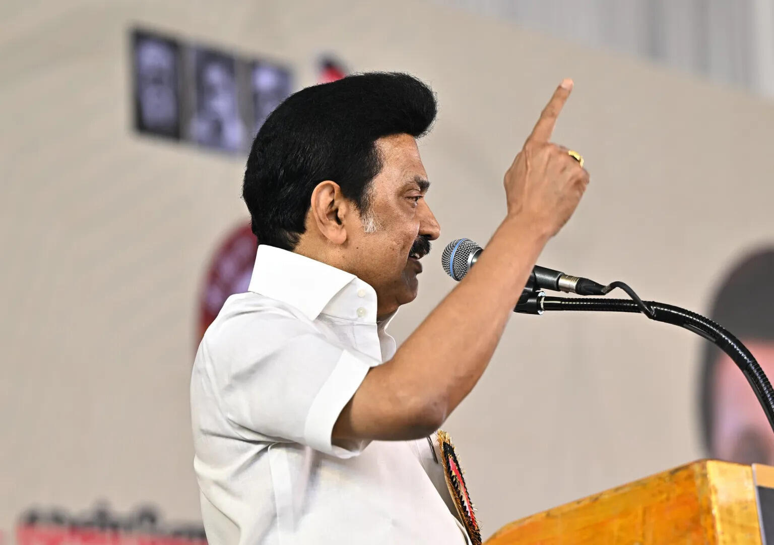 பாஜகவின் வாட்ஸ் அப் யுனிவர்சிட்டி தீயாய் வேலை செய்யும்... அதனை எதிர்த்து தான் நாம் வெற்றி பெற வேண்டும் - மு.க.ஸ்டாலின்..!