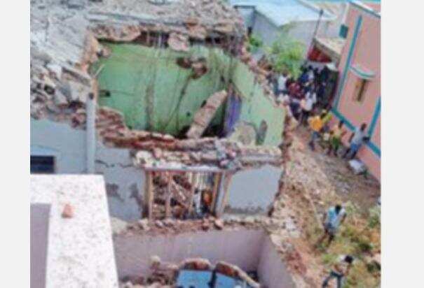 உசிலம்பட்டி அருகே பைப் வெடி விபத்து - ஒருவர் பலி ; 6 மாத குழந்தை படுகாயம்!!