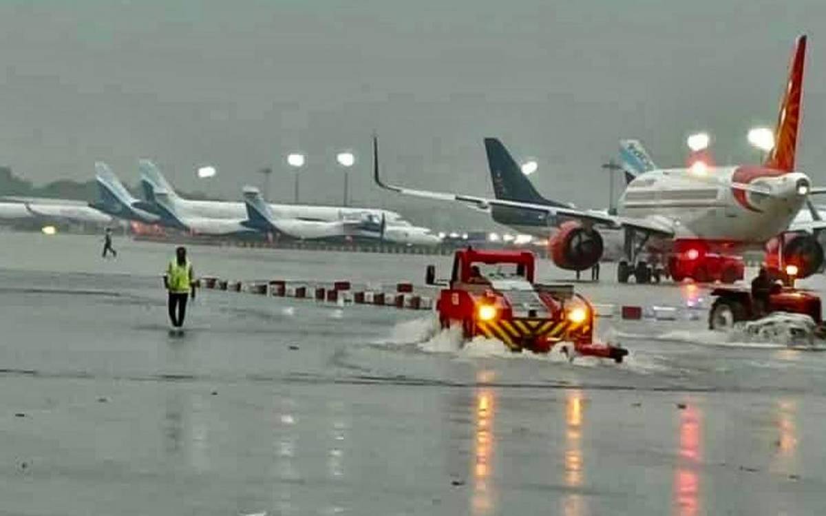 இந்திய விமானங்களுக்கு பாகிஸ்தான் தடை