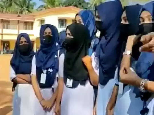 இங்கு மட்டும் ‘குய்யோ முறையோன்னு’ பொங்குறீங்க... கேரளாவிலும் தான் தடை.. அங்கு ஏன் வாய்திறக்கல??.. பாஜக பிரமுகர் ட்வீட்..