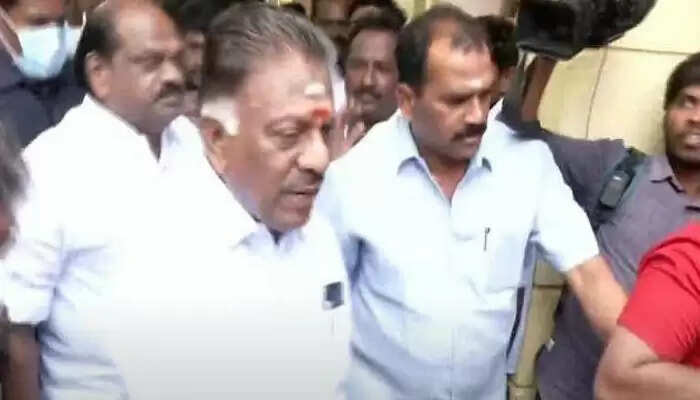 ஓபிஎஸ்சின் கடைசி பிரம்மாஸ்திரம்! பதைபதைப்பில் மாஜி மும்மூர்த்திகள்