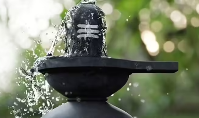 ஆன்மீகம் அறிவோம் : வாழ்வில் ஒருமுறையாவது தரிசிக்க வேண்டிய தமிழகத்தின் டாப் 12 சிவன் கோவில்கள்..!