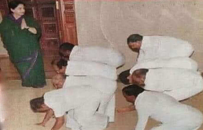 ’’இவனுக எல்லாரும் டயர் நக்கிகள் என்று சொன்ன அன்புமணி ராமதாஸ் வீட்டில் தலைவாழை சாப்பாடு! சவடால் தனம் எங்கே போனது? ’’