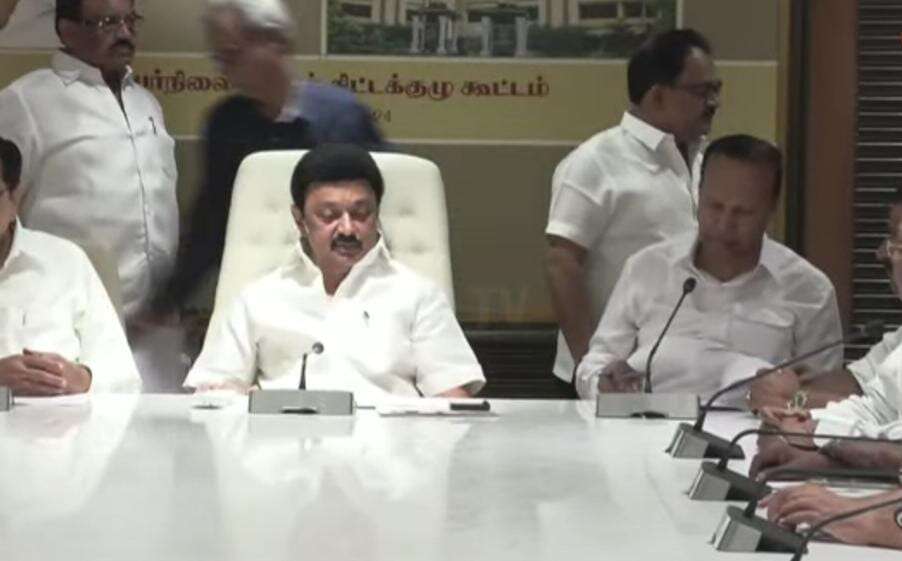 வாக்கு திருட்டுக்கு கண்டனம் தெரிவித்து திமுக தீர்மானம்..!!