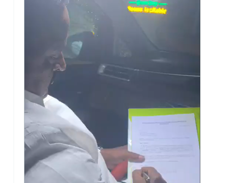 காமராஜ் தவெகவிற்கு ஆதரவளித்தது போன்று கையெழுத்திடும் வீடியோவை வெளியிட்ட தவெக