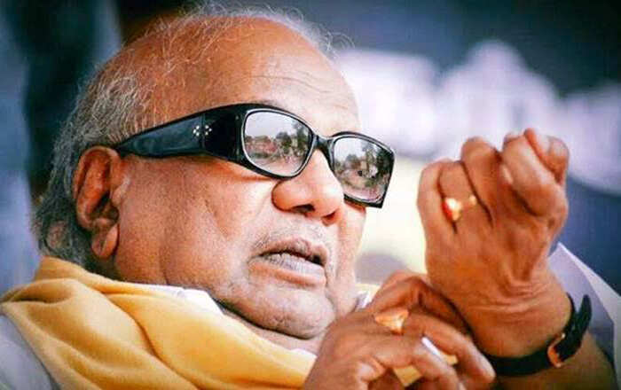 ‘’சங்கி தம்பி டீ இன்னும் வரல... என்னோவோ 5 நிமிஷம்னு சொன்னியாமே ? ஆச்சா?’’