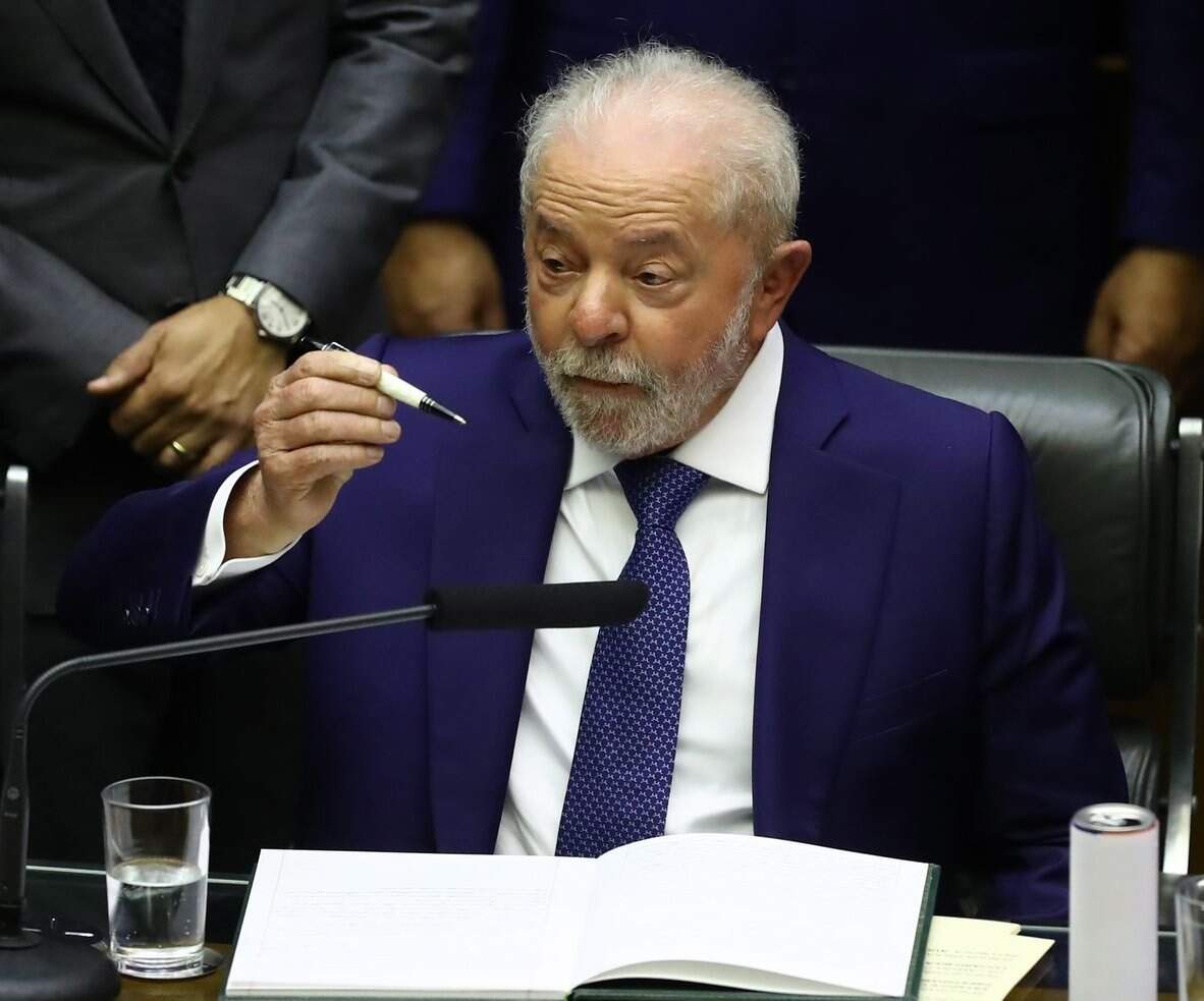 12 ஆண்டுகளுக்குப் பின் பிரேசில் அதிபரானார் லுலா டா.. !!