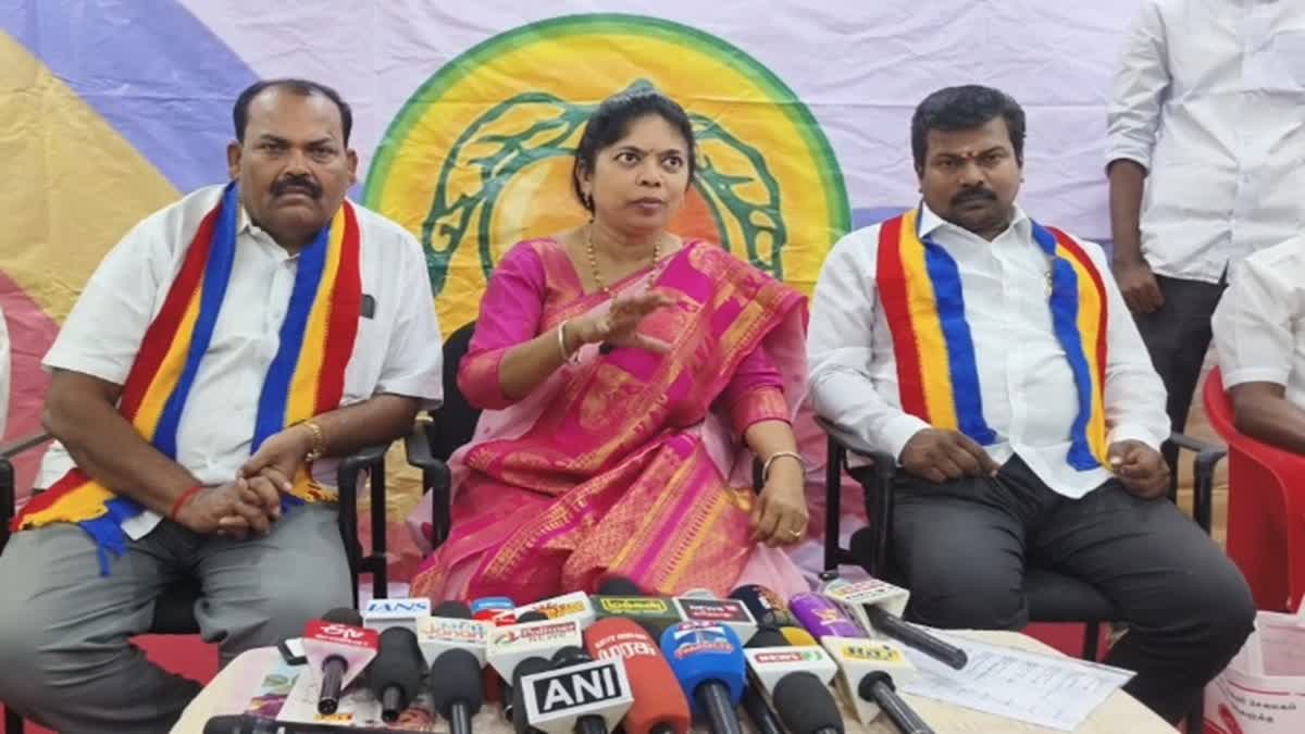 எங்கள் வெற்றி கூட்டணியில் தவெக இணைய வேண்டும் - பாமக பொருளாளர் திலகபாமா..!