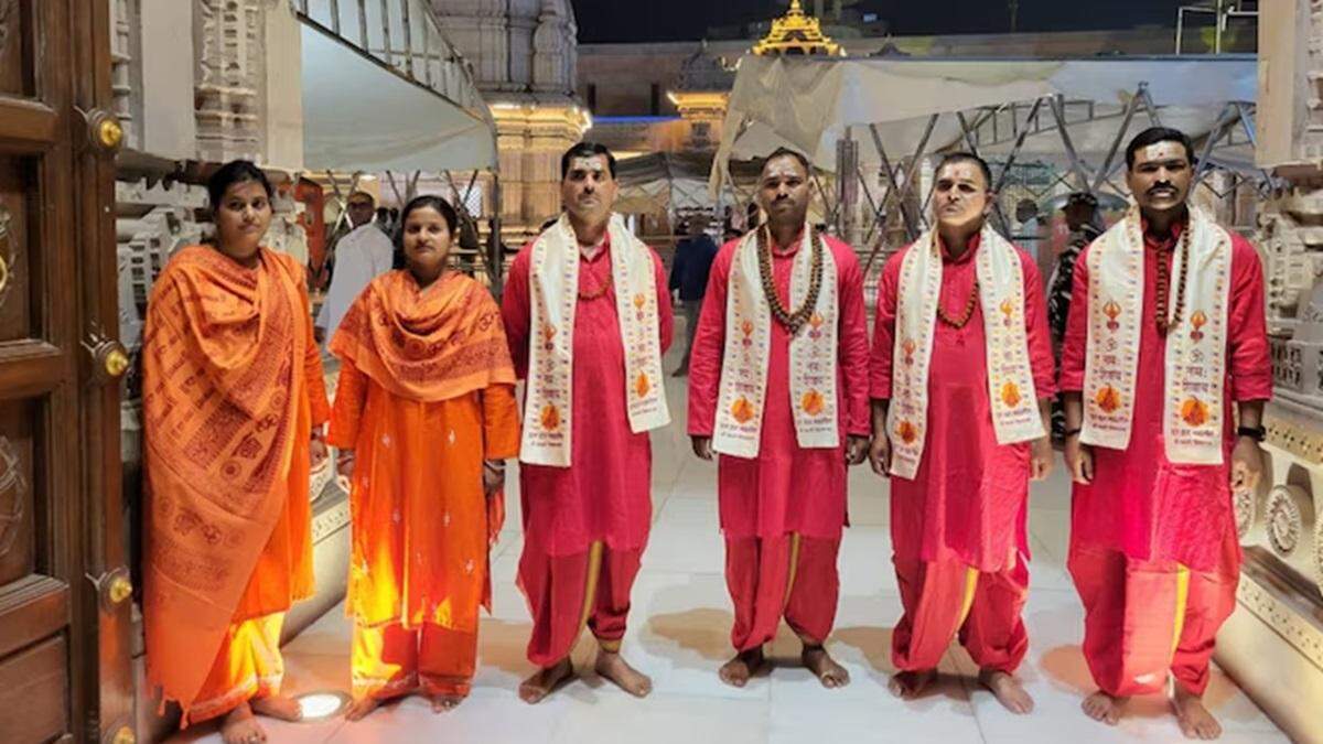 காவலர்களுக்கு காவி சீருடை - சர்ச்சையை கிளப்பும் பாஜக அரசு