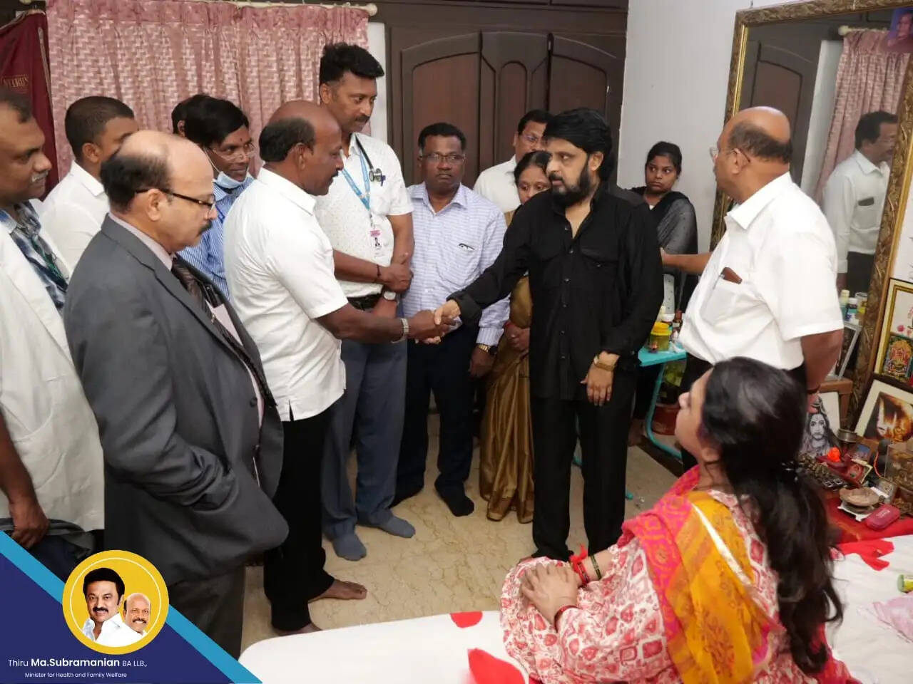 இயக்குநர் விக்ரமனை நேரில் சந்தித்த அமைச்சர் மா.சுப்பிரமணியன்