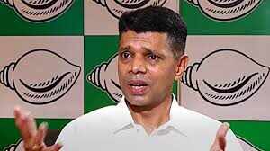 அரசியலில் இருந்து விலகுவதாக வி.கே.பாண்டியன் அறிவிப்பு