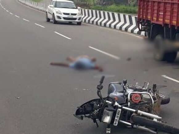 கோவையில் ஈச்சர் வேன் மீது பைக் மோதல் - இளைஞர் பலி!