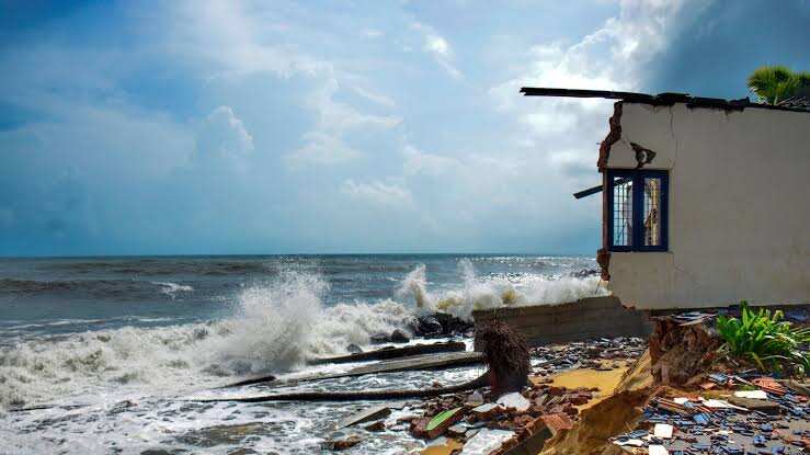 குஜராத்தை புரட்டிப்போட்ட பிபோர்ஜாய் புயலுக்கு இரண்டு பேர் பலி!