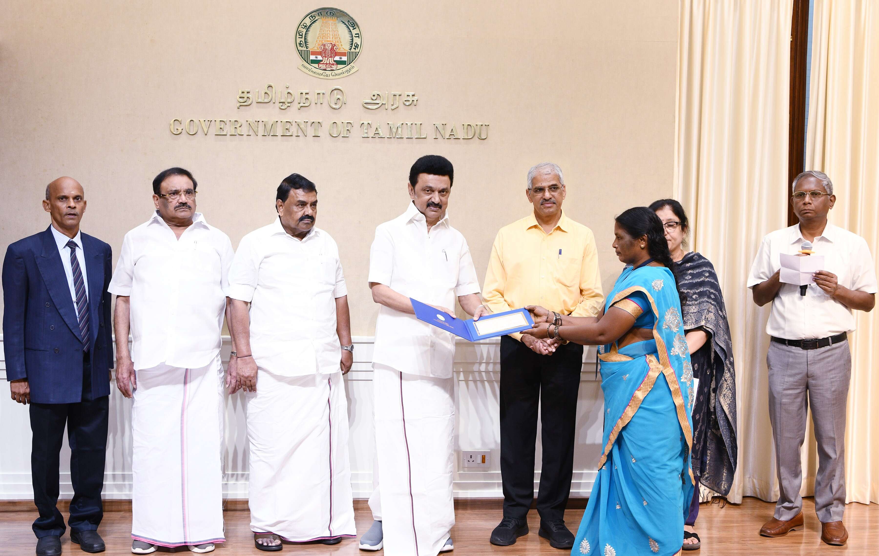 100 பயனாளிகளுக்கு ரூ.1.32 கோடி கடன் வழங்கும் திட்டத்தை தொடங்கி வைத்தார் முதல்வர்