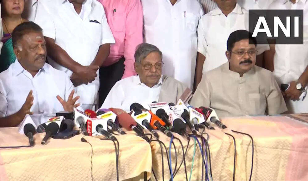 ஓபிஎஸ்-சசிகலா-டிடிவி : மதுரை மாநாடு