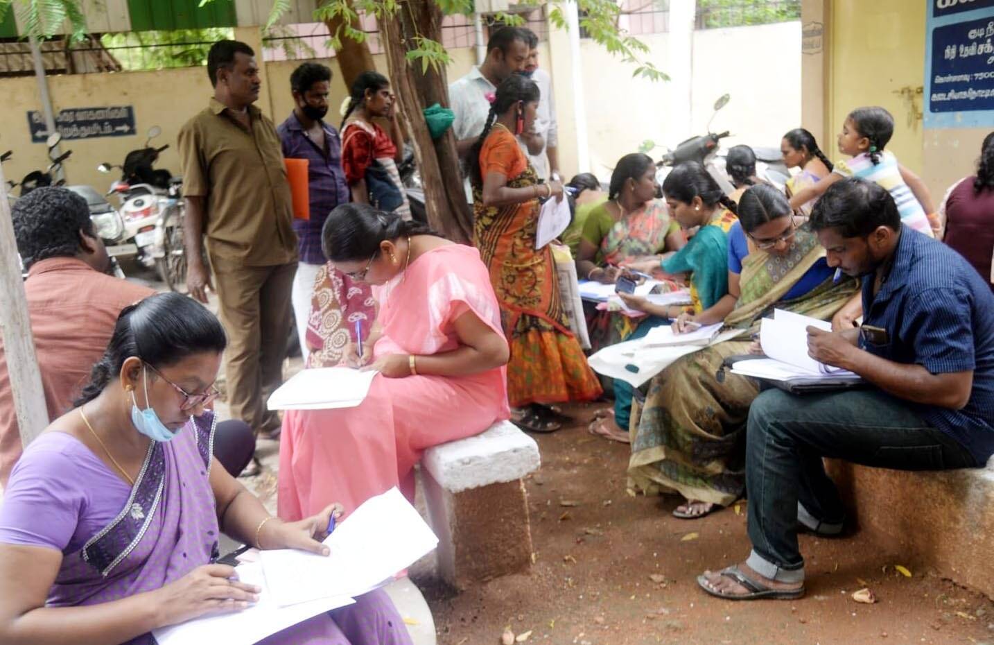 நாளை நடைபெற இருந்த ஆசிரியர் மாறுதல் கலந்தாய்வு தேதி குறிப்பிடாமல் ஒத்திவைப்பு..