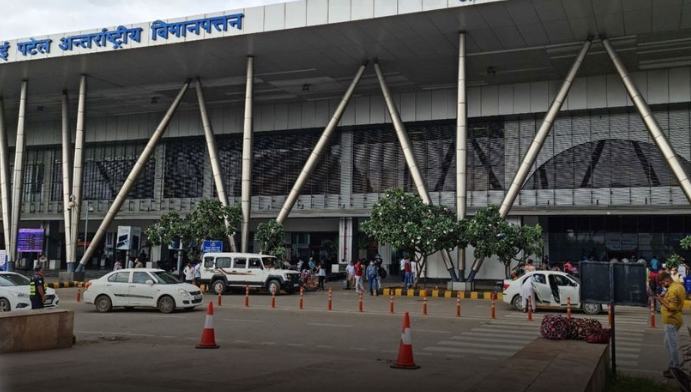 அகமதாபாத் விமான நிலையம் மூடல்