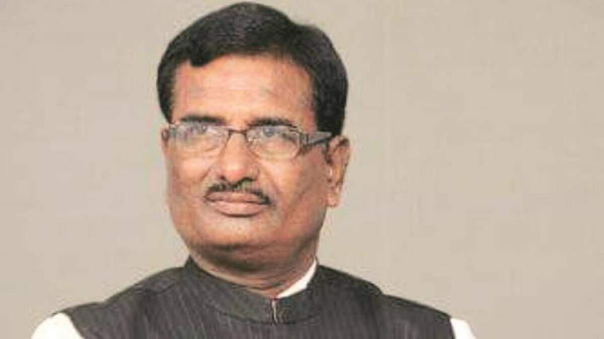 குறைவாக வேலை செய்கிறார், அதிகமாக பேசுகிறார்... முன்னாள் முதல்வரை குற்றம் சாட்டிய பா.ஜ.க. எம்.பி.