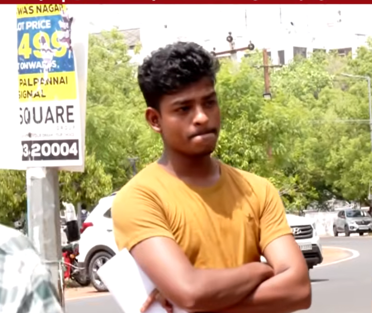 NEET Exam பரிதாபங்கள்- தேர்வெழுத வந்த மாணவன் கண்ணீருடன் வீடு திரும்பிய சோகம்